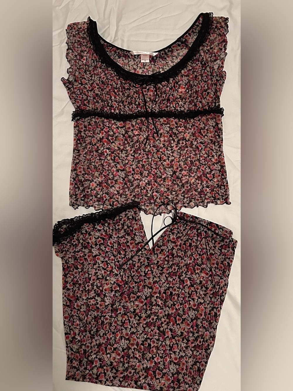 Y2K Victoria’s Secret Pink Label Floral Two-Piece Lounge Set in Black and Pink - Picture 11 of 15
